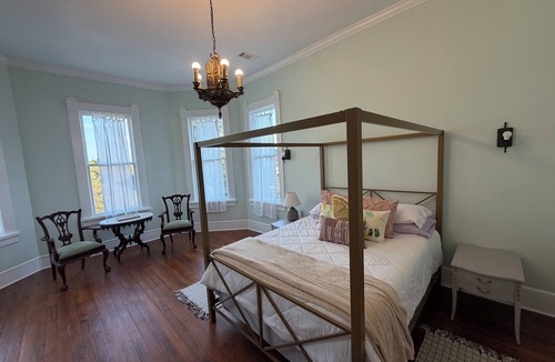 Natchez House | Twin Turrets