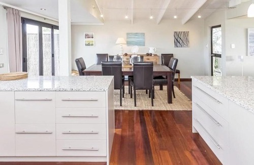 Oneroa House | Twin Views