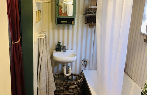 Coonabarabran Cottage | ⭐️ Twinkle Twinkle Little Star with Hot Tub ⭐️