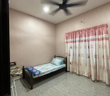 Muar House | Twinnie Home-To-Stay