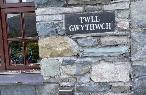 Llanberis House | Twll Gwyuthwch