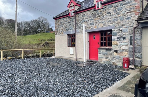 Llanberis House | Twll Gwyuthwch