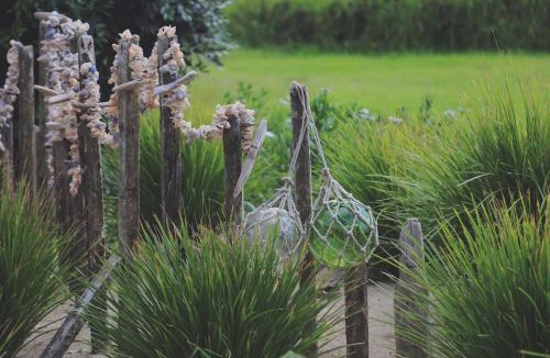 Bowentown Apartment | Two Bare Feet