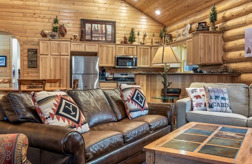 Greer Cabin | Two Bears Cabin (Cabin 162)