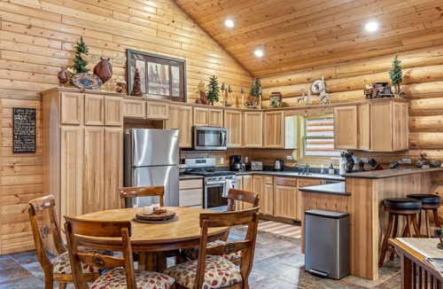 Greer Cabin | Two Bears Cabin (Cabin 162)