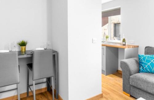 Stourbridge Apartment | Two Bed Apartment - Two Parking Spaces - Stourbridge 1cSt