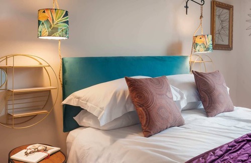 Colne Apartment | Two Bed Central Apartment, Albert Road