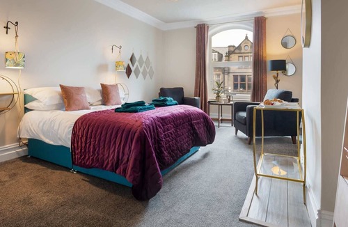 Colne Apartment | Two Bed Central Apartment, Albert Road