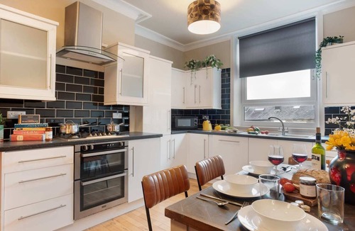 Colne Apartment | Two Bed Central Apartment, Albert Road