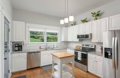 North Chattanooga House | Two Bed Two Bath Chatta Charmer with hot tub!