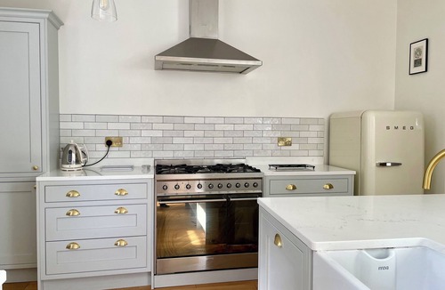 Birmingham House | Two Bed Victorian Townhouse Opposite QE/University