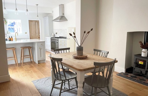 Birmingham House | Two Bed Victorian Townhouse Opposite QE/University