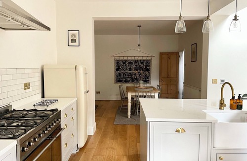 Birmingham House | Two Bed Victorian Townhouse Opposite QE/University