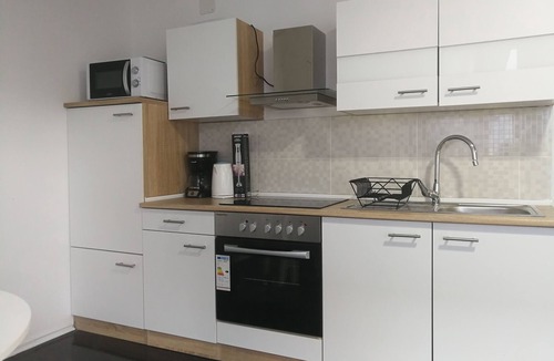 Catrnja Apartment | Two bedroom apartment with air-conditioning Smoljanac (Plitvice) (A-12345-c)