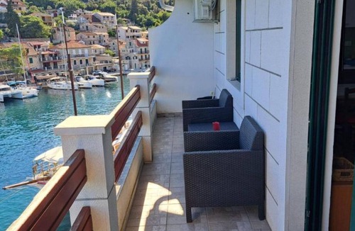 Stomorska Apartment | Two Bedroom Apartment With Terrace (Sidrana)