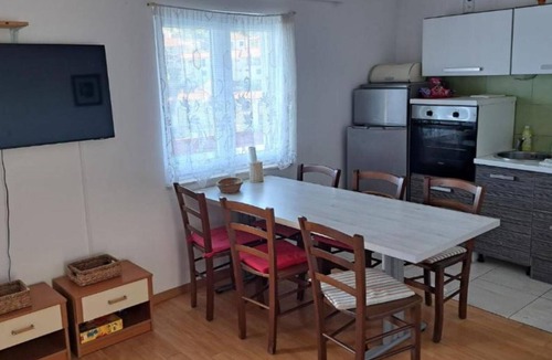 Stomorska Apartment | Two Bedroom Apartment With Terrace (Anja)