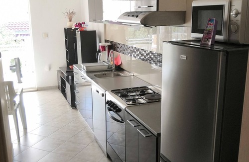 Drvenik Mali Apartment | Two bedroom apartment with terrace and sea view Drvenik Mali, Drvenik (A-16787-b)