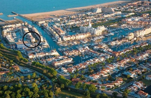 Empuriabrava Apartment | Two bedroom apartment 5 minute walk from the beach