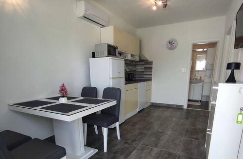 Dubrava Apartment | Two bedroom apartment with air-conditioning Luka Dubrava, Pelješac (A-24567-a)