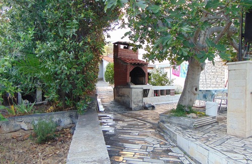 Seget Donji Apartment | Two bedroom apartment near beach Seget Donji, Trogir (A-19351-b)