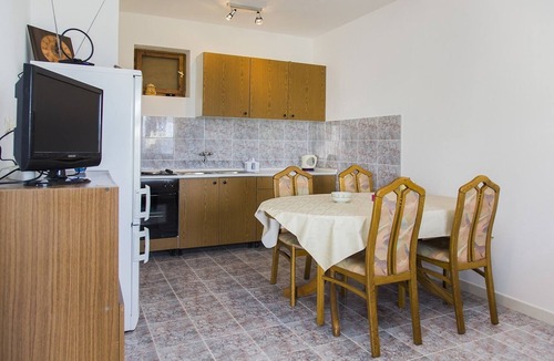 Putnikovic Apartment | Two bedroom apartment near beach Žuronja, Pelješac (A-14095-a)