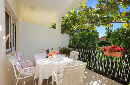 Seget Donji Apartment | Two bedroom apartment with terrace and sea view Seget Donji, Trogir (A-2029-a)