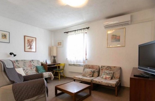 Bobovisca Apartment | Two bedroom apartment with terrace Bobovišća na Moru, Brač (A-20991-a)