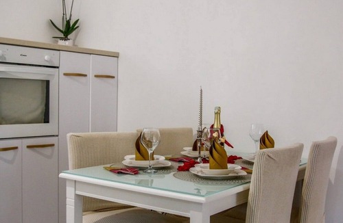 Strozanac Apartment | Two bedroom apartment with balcony and sea view Podstrana, Split (A-24063-a)