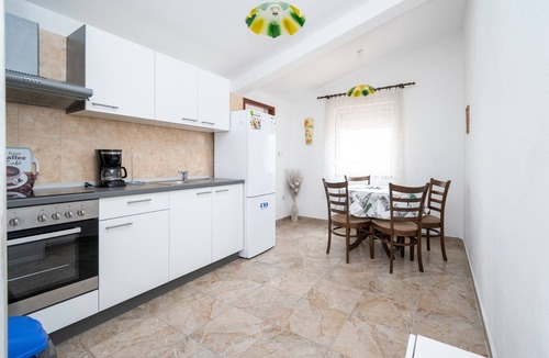 Posedarje Apartment | Two bedroom apartment with balcony and sea view Posedarje, Novigrad (A-21123-a)