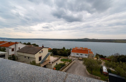Posedarje Apartment | Two bedroom apartment with balcony and sea view Posedarje, Novigrad (A-21123-a)