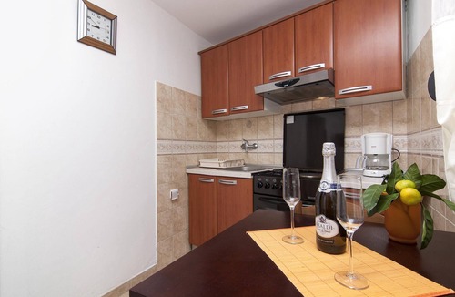 Pomer Apartment | Two bedroom apartment Cukon with bbq