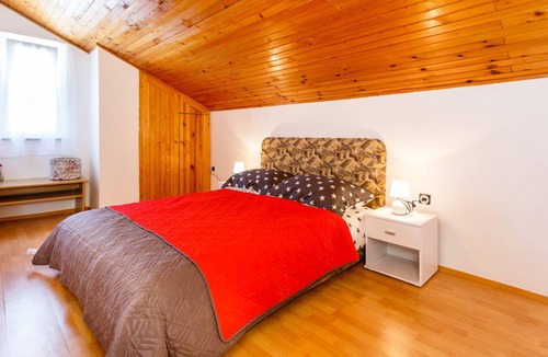 Draga Bascanska Apartment | Two bedroom apartment for 4 with sea view, swimming pool, and jacuzzi
