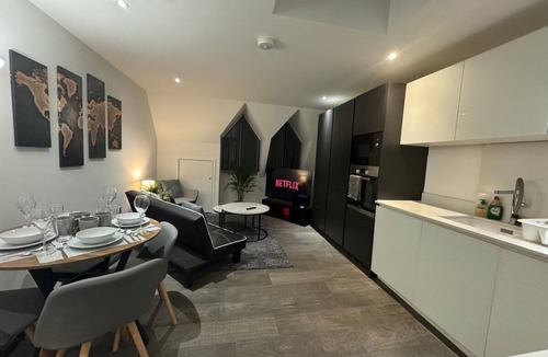 Farnham Common Apartment | Two-Bedroom Apartment