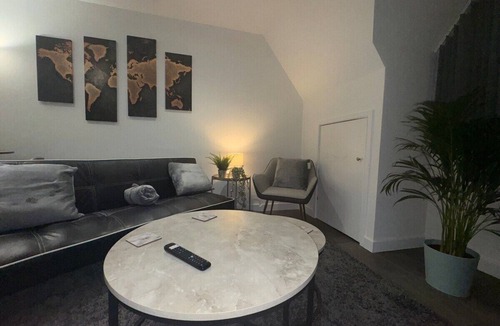 Farnham Common Apartment | Two-Bedroom Apartment