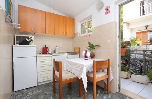 Drasnice Apartment | Two bedroom apartment near beach Drašnice, Makarska (A-2644-c)