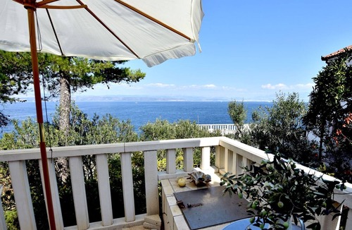 Rogac Apartment | Two bedroom apartment near beach Rogač, Šolta (A-16223-a)