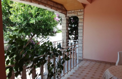 Kukljica Apartment | Two bedroom apartment with terrace Kukljica, Ugljan (A-8237-b)