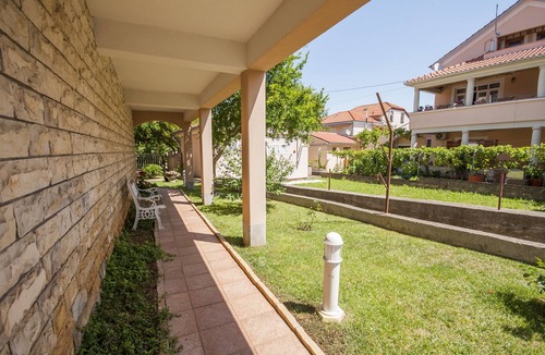 Kukljica Apartment | Two bedroom apartment with balcony and sea view Kukljica, Ugljan (A-8253-b)