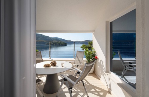 Pasadur Apartment | Two bedroom apartment near beach Pasadur, Lastovo (A-24472-b)