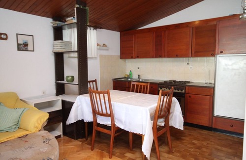 Bili brig Apartment | Two bedroom apartment with terrace and sea view Makarska (A-6691-a)