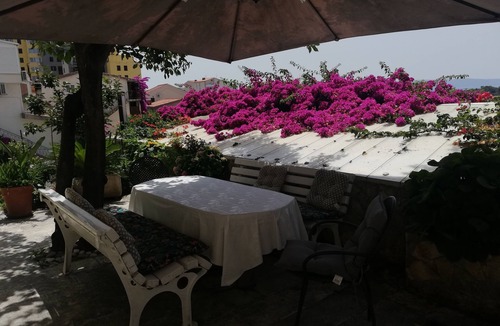 Bili brig Apartment | Two bedroom apartment with terrace Makarska (A-6767-b)