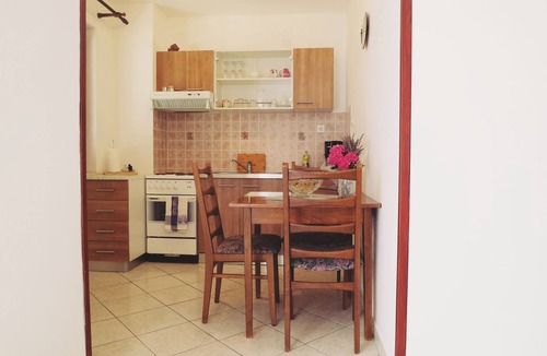 Malinska Apartment | Two bedroom apartment with balcony and sea view Malinska, Krk (A-19290-a)