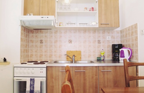 Malinska Apartment | Two bedroom apartment with balcony and sea view Malinska, Krk (A-19290-a)