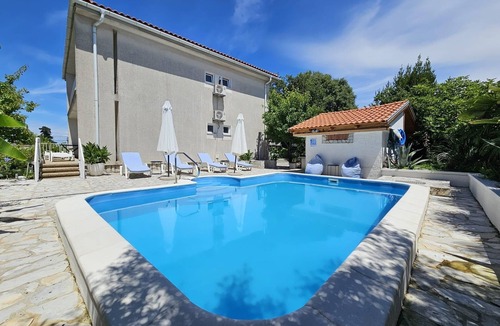 Malinska-Dubasnica Apartment | Two bedroom apartment with terrace Malinska, Krk (A-20377-a)