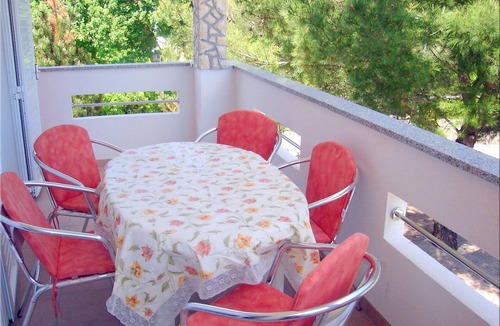 Vantacici Apartment | Two bedroom apartment with terrace Porat, Krk (A-20378-a)
