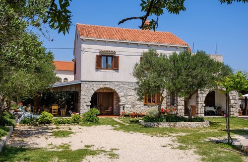 Punta Kriza Apartment | Two bedroom apartment with air-conditioning Punta križa, Cres (A-867-a)