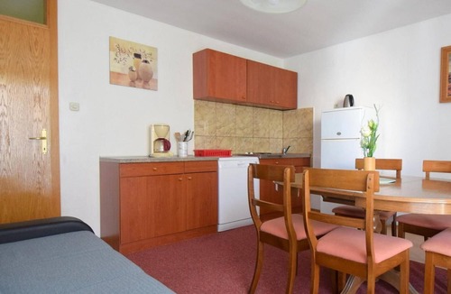 Njivice Apartment | Two bedroom apartment with balcony Njivice, Krk (A-20486-b)