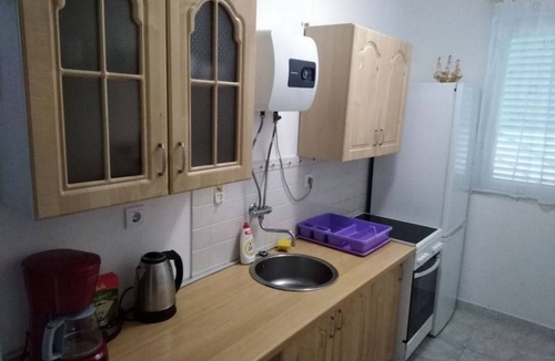 Vidalici Apartment | Two bedroom apartment with hot tub by the beach Vidalići, Pag (A-18936-b)