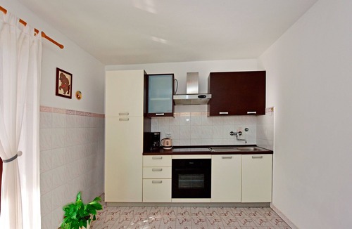Dajla Apartment | Two bedroom apartment with terrace Novigrad (A-6951-g)