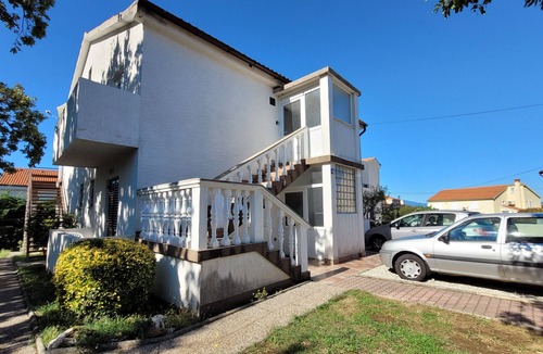 Omisalj Apartment | Two bedroom apartment with terrace and sea view Omišalj, Krk (A-19410-a)